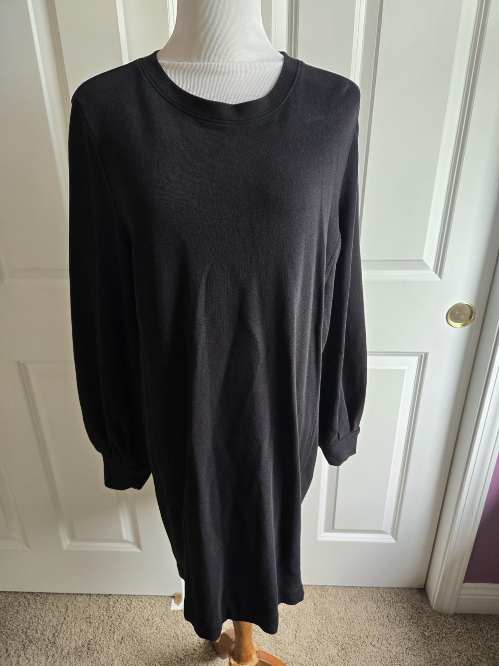 Lou & Grey Black Crewneck Pullover